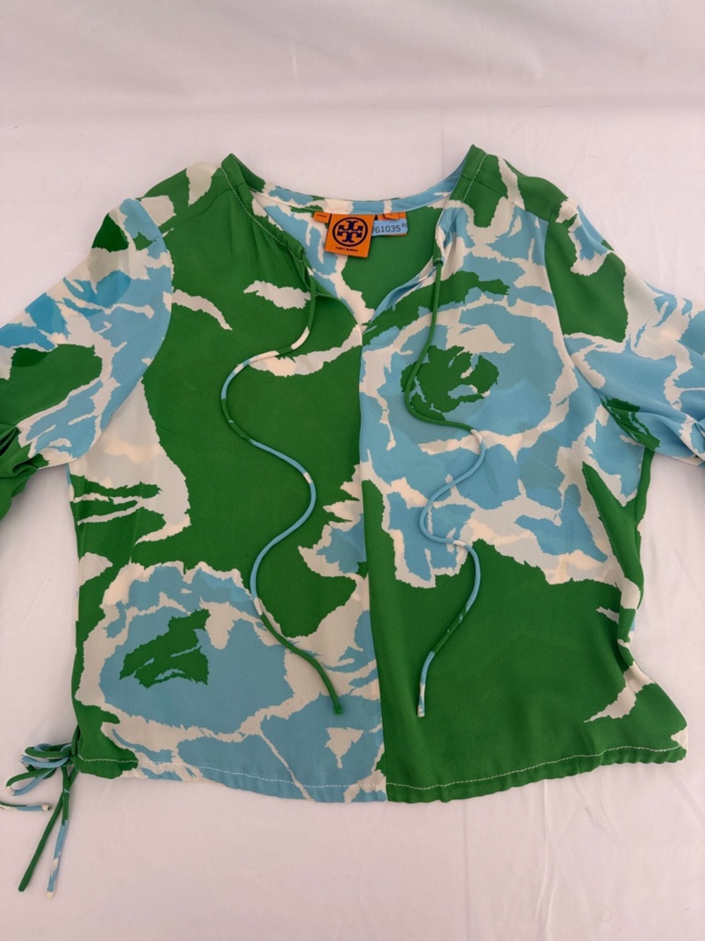 Tory Burch Size 6- Green, Sky Blue & White Print Drawstring-Sleeve Blouse - Picture 4 of 7